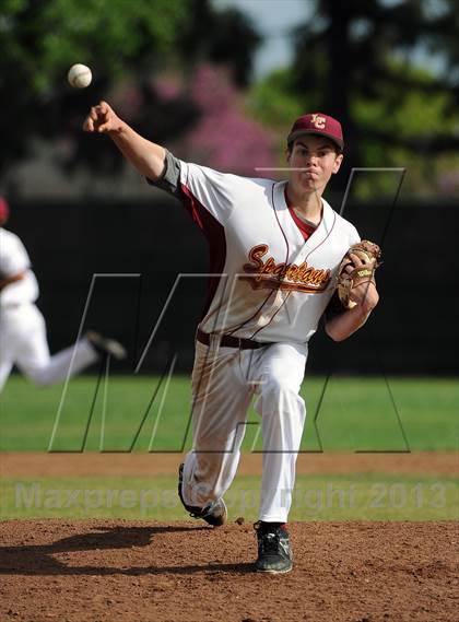 Thumbnail 3 in Los Osos vs. La Canada photogallery.