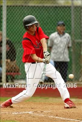 Thumbnail 1 in Vista vs. Green Valley (56th Annual Lions Invitational) photogallery.