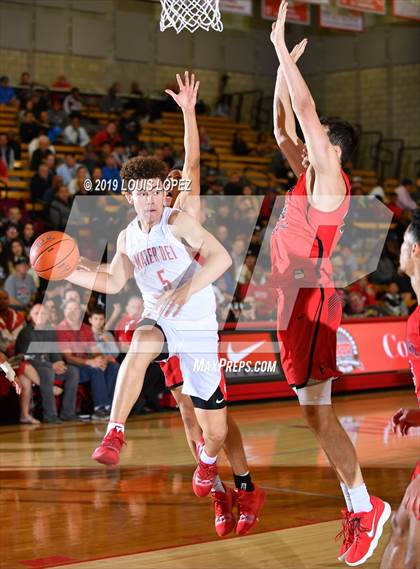 Thumbnail 3 in Harvard-Westlake @ Mater Dei (Nike Extravaganza) photogallery.