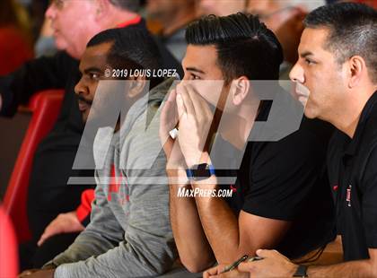 Thumbnail 2 in Harvard-Westlake @ Mater Dei (Nike Extravaganza) photogallery.