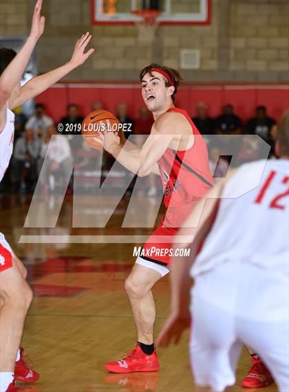 Thumbnail 2 in Harvard-Westlake @ Mater Dei (Nike Extravaganza) photogallery.