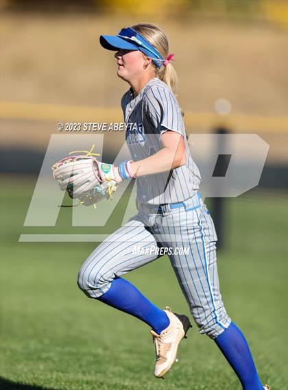 Thumbnail 3 in Broomfield vs. Cherokee Trail (CHSAA 5A First Round) photogallery.