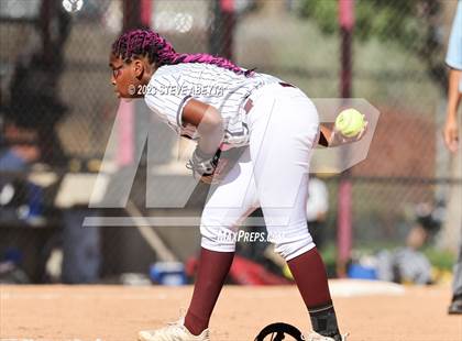 Thumbnail 2 in Broomfield vs. Cherokee Trail (CHSAA 5A First Round) photogallery.