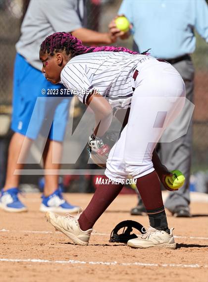 Thumbnail 1 in Broomfield vs. Cherokee Trail (CHSAA 5A First Round) photogallery.