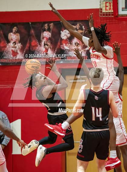 Thumbnail 1 in Seventy-First vs South Central (NCHSAA 3A - Third Round) photogallery.