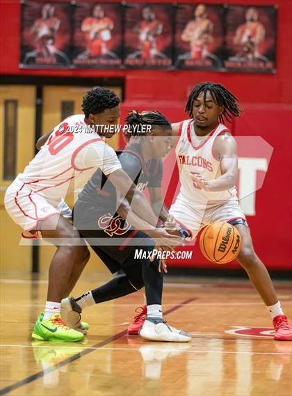 Thumbnail 3 in Seventy-First vs South Central (NCHSAA 3A - Third Round) photogallery.