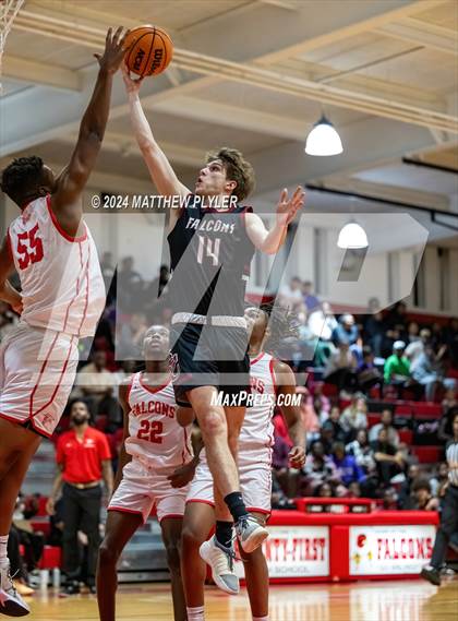 Thumbnail 3 in Seventy-First vs South Central (NCHSAA 3A - Third Round) photogallery.