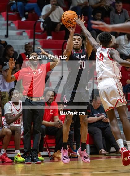 Thumbnail 1 in Seventy-First vs South Central (NCHSAA 3A - Third Round) photogallery.
