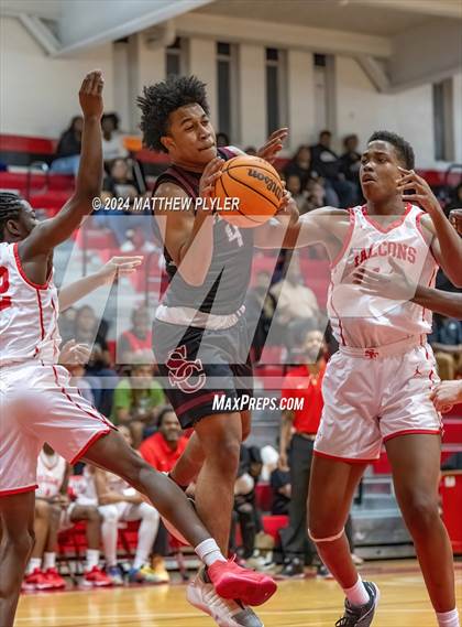 Thumbnail 3 in Seventy-First vs South Central (NCHSAA 3A - Third Round) photogallery.