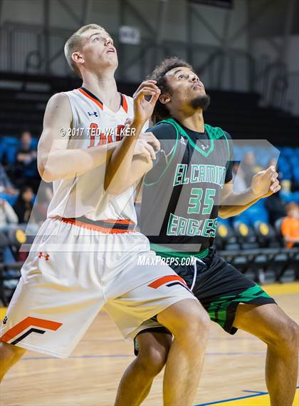 Thumbnail 2 in El Camino vs. Los Gatos (Warriors Nor-Cal Invitational) photogallery.