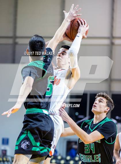 Thumbnail 2 in El Camino vs. Los Gatos (Warriors Nor-Cal Invitational) photogallery.