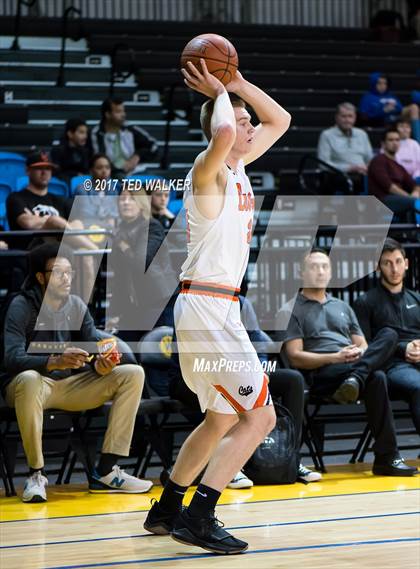 Thumbnail 1 in El Camino vs. Los Gatos (Warriors Nor-Cal Invitational) photogallery.
