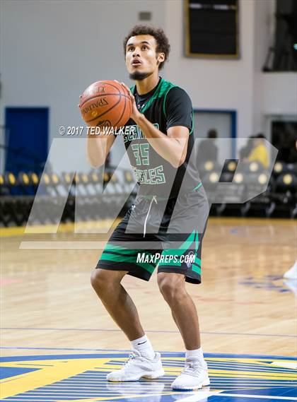 Thumbnail 2 in El Camino vs. Los Gatos (Warriors Nor-Cal Invitational) photogallery.