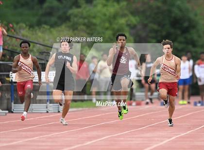 Thumbnail 1 in Brother Martin "Chubby Marks" Relays (Track Events) photogallery.