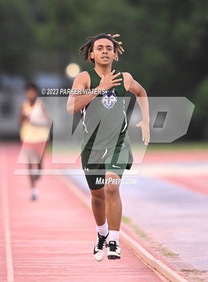 Thumbnail 1 in Brother Martin "Chubby Marks" Relays (Track Events) photogallery.