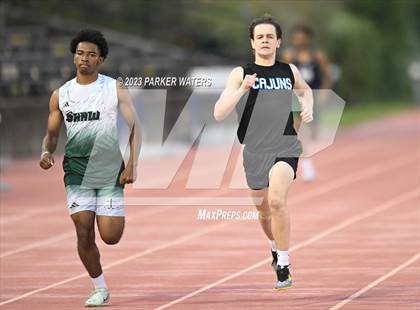 Thumbnail 1 in Brother Martin "Chubby Marks" Relays (Track Events) photogallery.