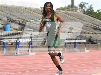 Thumbnail 1 in Brother Martin "Chubby Marks" Relays (Track Events) photogallery.