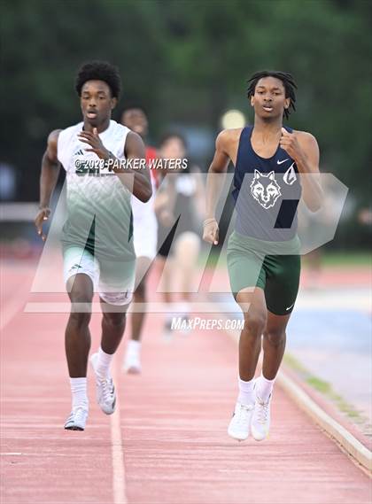 Thumbnail 3 in Brother Martin "Chubby Marks" Relays (Track Events) photogallery.