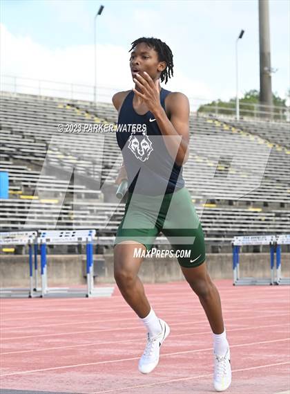 Thumbnail 2 in Brother Martin "Chubby Marks" Relays (Track Events) photogallery.