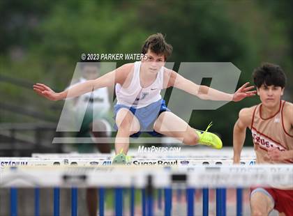 Thumbnail 1 in Brother Martin "Chubby Marks" Relays (Track Events) photogallery.
