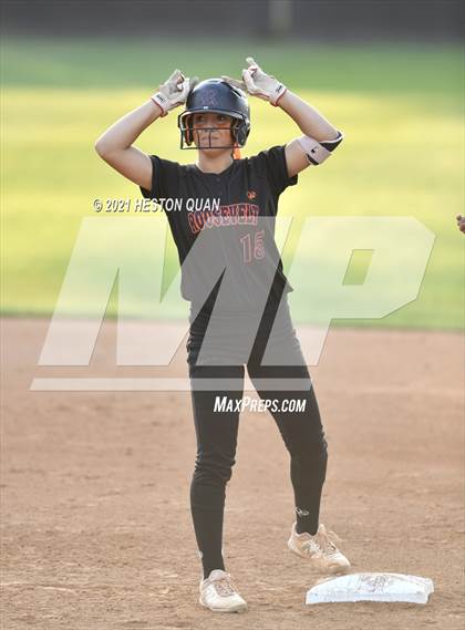Thumbnail 2 in Esperanza vs. Roosevelt (CIF-SS D1 Final) photogallery.