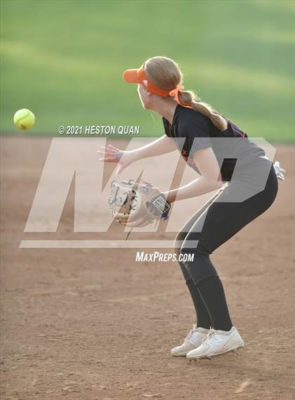 Thumbnail 1 in Esperanza vs. Roosevelt (CIF-SS D1 Final) photogallery.