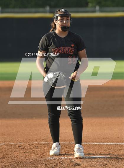 Thumbnail 2 in Esperanza vs. Roosevelt (CIF-SS D1 Final) photogallery.