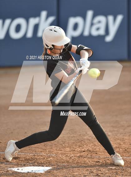 Thumbnail 2 in Esperanza vs. Roosevelt (CIF-SS D1 Final) photogallery.