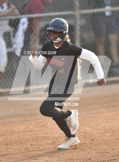 Thumbnail 1 in Esperanza vs. Roosevelt (CIF-SS D1 Final) photogallery.