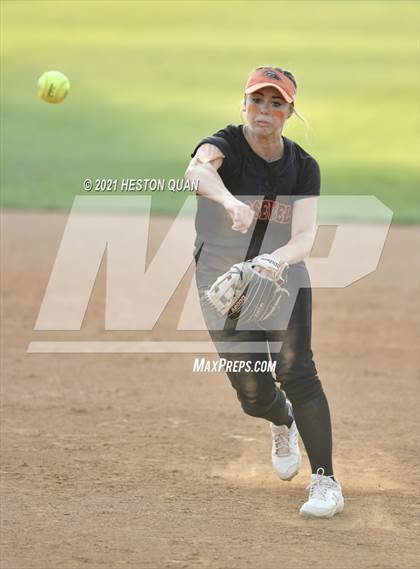 Thumbnail 3 in Esperanza vs. Roosevelt (CIF-SS D1 Final) photogallery.