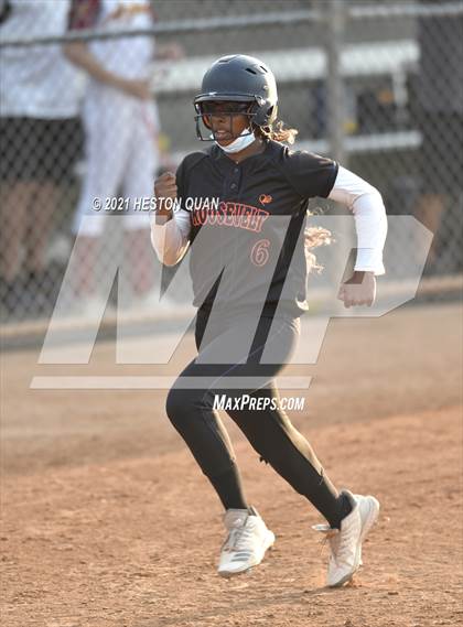 Thumbnail 3 in Esperanza vs. Roosevelt (CIF-SS D1 Final) photogallery.