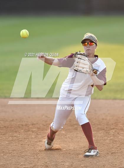 Thumbnail 3 in Esperanza vs. Roosevelt (CIF-SS D1 Final) photogallery.