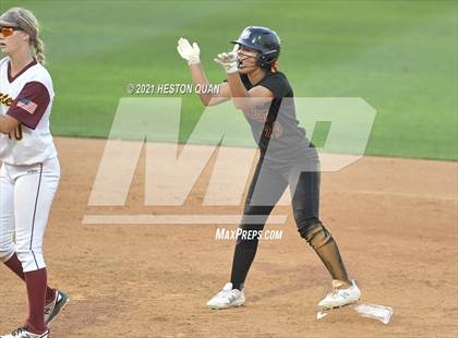Thumbnail 2 in Esperanza vs. Roosevelt (CIF-SS D1 Final) photogallery.