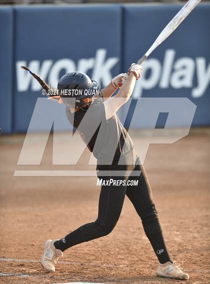 Thumbnail 2 in Esperanza vs. Roosevelt (CIF-SS D1 Final) photogallery.