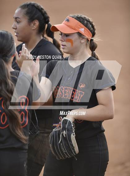 Thumbnail 3 in Esperanza vs. Roosevelt (CIF-SS D1 Final) photogallery.