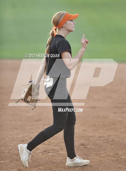 Thumbnail 2 in Esperanza vs. Roosevelt (CIF-SS D1 Final) photogallery.