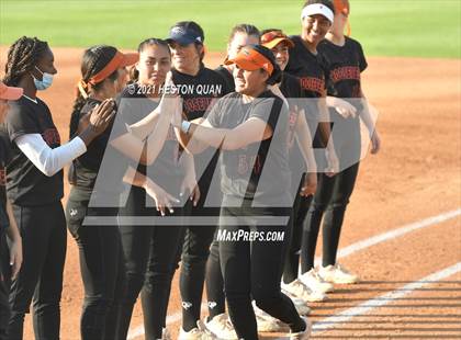 Thumbnail 1 in Esperanza vs. Roosevelt (CIF-SS D1 Final) photogallery.