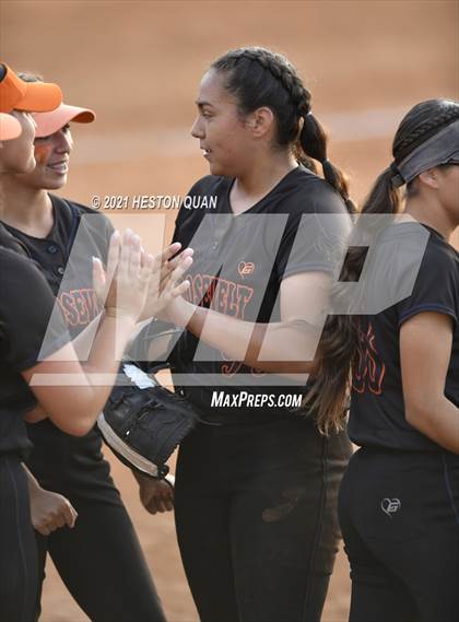 Thumbnail 2 in Esperanza vs. Roosevelt (CIF-SS D1 Final) photogallery.
