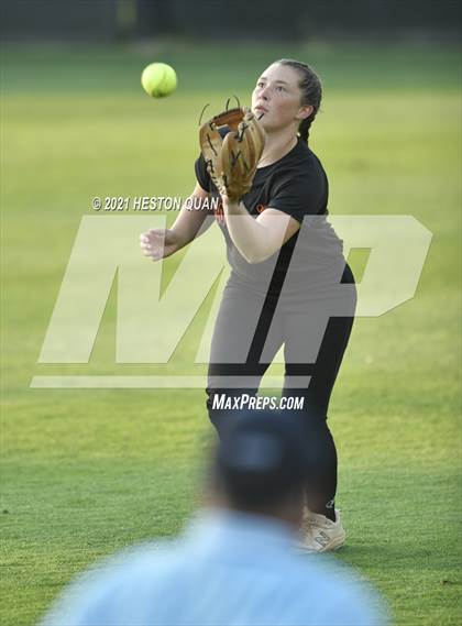 Thumbnail 2 in Esperanza vs. Roosevelt (CIF-SS D1 Final) photogallery.