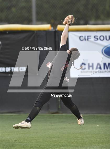 Thumbnail 2 in Esperanza vs. Roosevelt (CIF-SS D1 Final) photogallery.