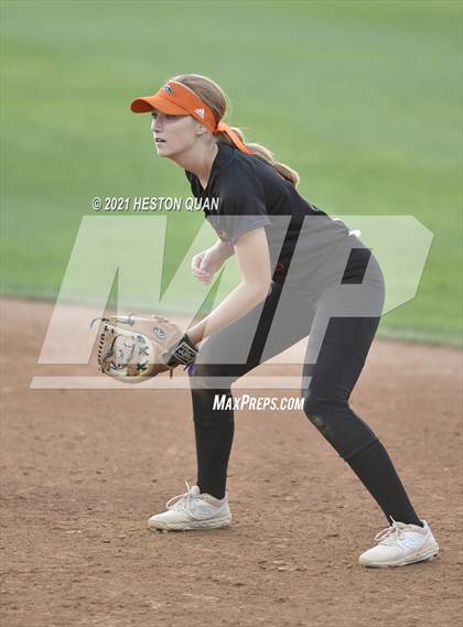 Thumbnail 3 in Esperanza vs. Roosevelt (CIF-SS D1 Final) photogallery.