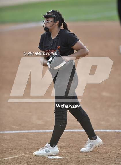 Thumbnail 3 in Esperanza vs. Roosevelt (CIF-SS D1 Final) photogallery.