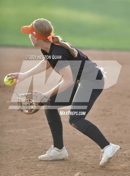 Thumbnail 3 in Esperanza vs. Roosevelt (CIF-SS D1 Final) photogallery.