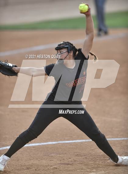 Thumbnail 1 in Esperanza vs. Roosevelt (CIF-SS D1 Final) photogallery.