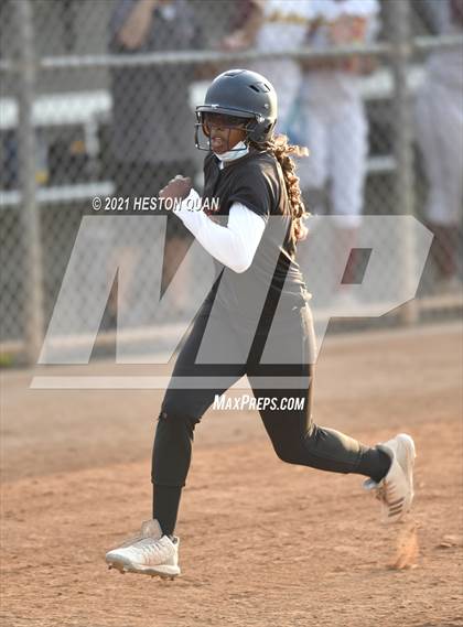 Thumbnail 2 in Esperanza vs. Roosevelt (CIF-SS D1 Final) photogallery.