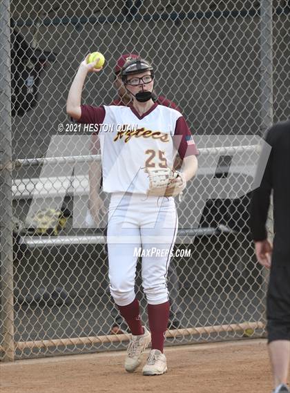 Thumbnail 3 in Esperanza vs. Roosevelt (CIF-SS D1 Final) photogallery.