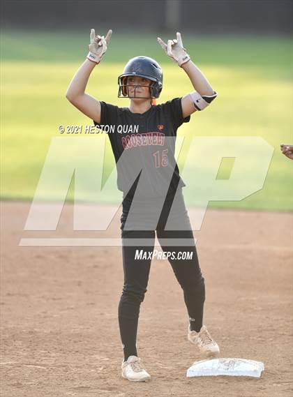 Thumbnail 3 in Esperanza vs. Roosevelt (CIF-SS D1 Final) photogallery.