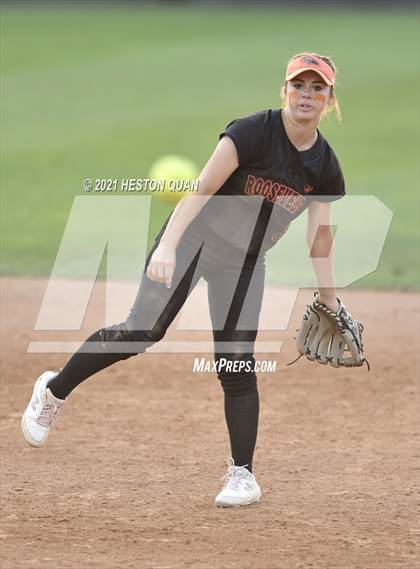 Thumbnail 2 in Esperanza vs. Roosevelt (CIF-SS D1 Final) photogallery.