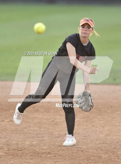 Thumbnail 1 in Esperanza vs. Roosevelt (CIF-SS D1 Final) photogallery.