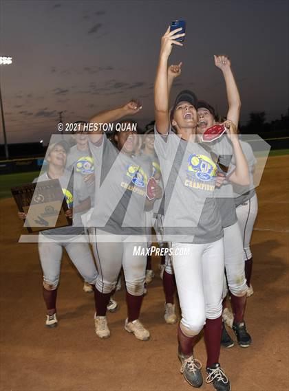 Thumbnail 2 in Esperanza vs. Roosevelt (CIF-SS D1 Final) photogallery.
